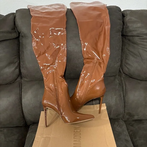 Steve Madden Boots - Picture 1 of 3
